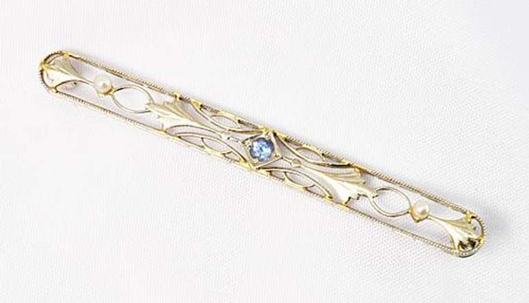 Antique 18k Filigree Bar Pin