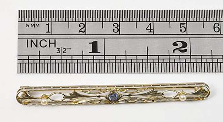 Antique 18k Filigree Bar Pin