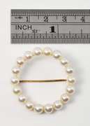 Lustrous Pearl Circle Brooch