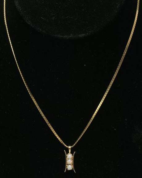 Opal Pendant and Chain in 14KT Yellow Gold