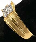 Men's Sleek Diamond Ring in 18KT