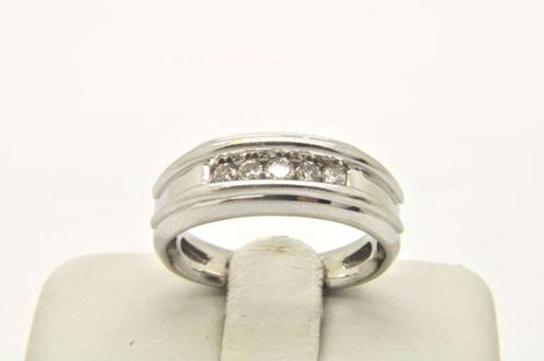 MENS 14 KT WHITE GOLD DIAMOND BAND