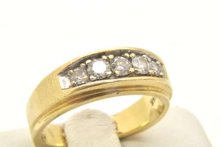 MENS 14 KT DIAMOND BAND