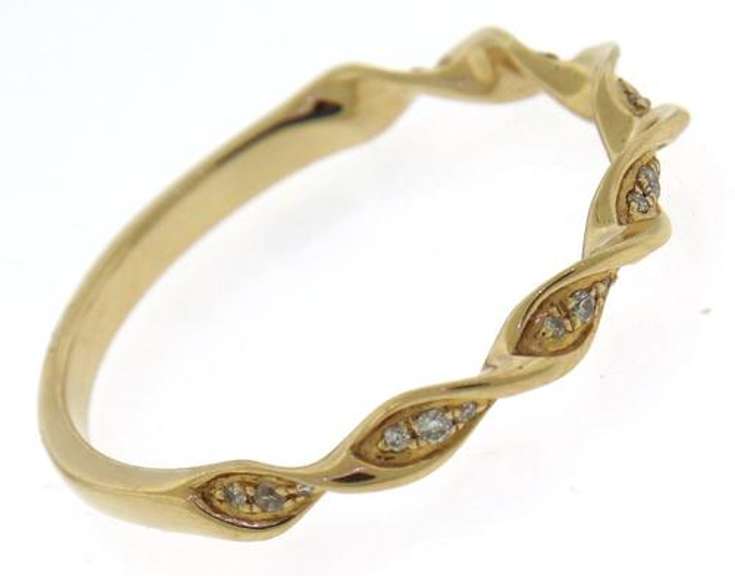 Fantastic 14kt YG Diamond Wave Band