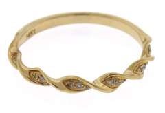 Fantastic 14kt YG Diamond Wave Band