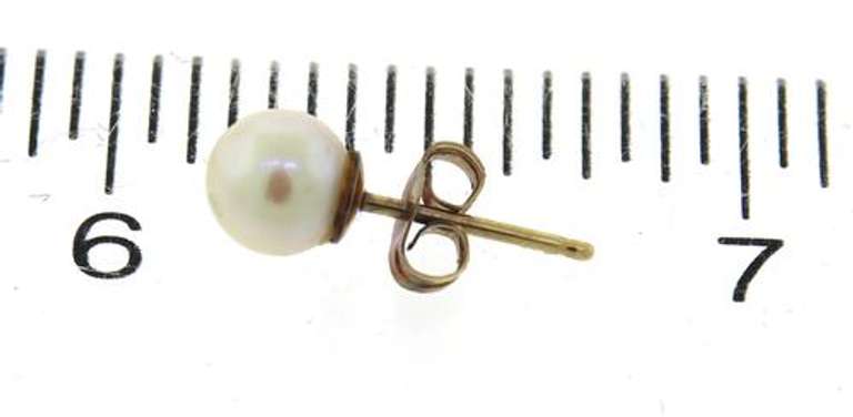 Simple 14kt Yellow Gold 5.5mm Pearl Stud Earrings