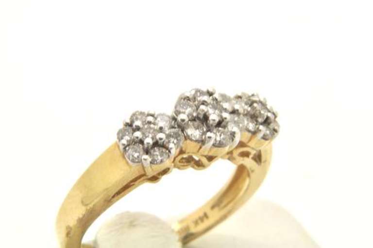 LADIES PAST PRESENT FUTURE DIAMOND RING