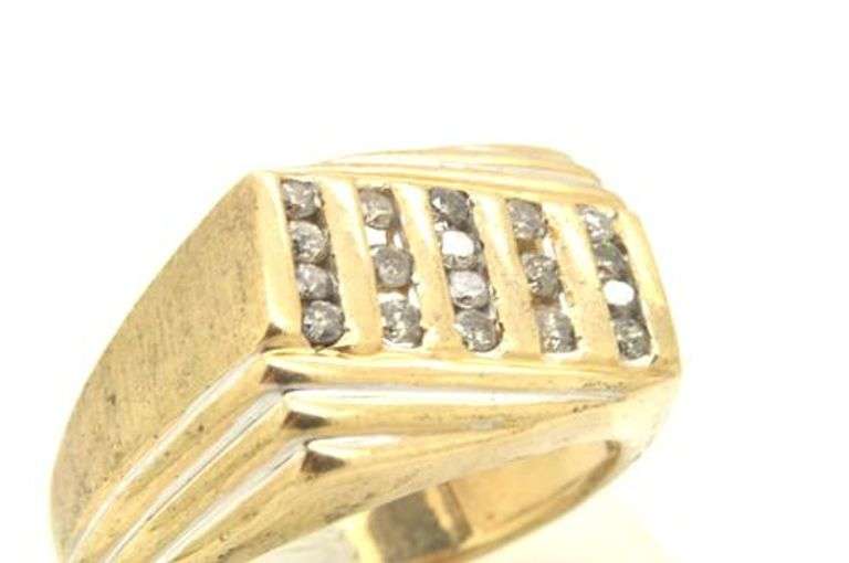 MENS 14 KT GOLD DIAMOND RING