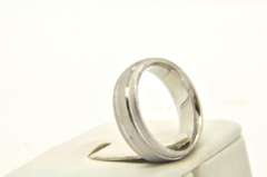 14 KT WHITE GOLD WEDDING BAND