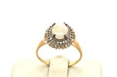 LADIES GOLD DIAMOND AND OPAL RING