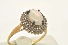 LADIES GOLD DIAMOND AND OPAL RING