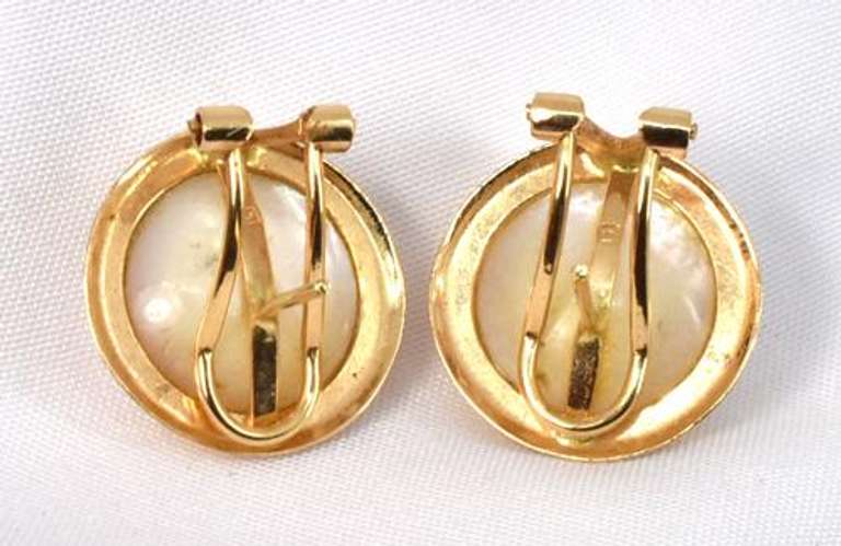 Easy to Wear Omega Back Mobe Pearl Earrings