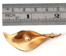 Lovely 14k YG Flower Brooch
