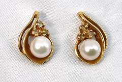 Feminine Pearl & Diamond Post Earrings