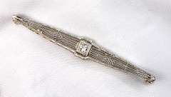 Traditional Bar Pin in 14K WG