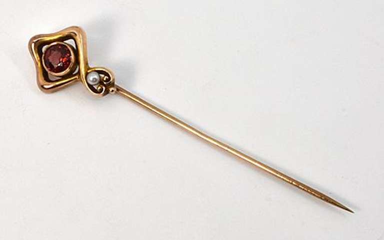 Art Nouveau Garnet and Pearl Stickpin in 10K