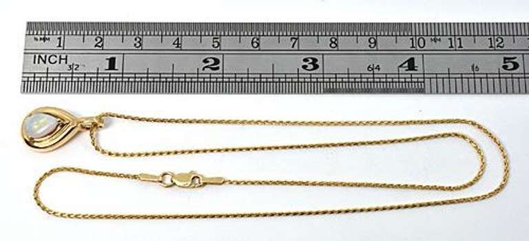 Tasteful Opal Pendant Necklace in 14K Yellow Gold