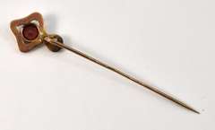 Art Nouveau Garnet and Pearl Stickpin in 10K
