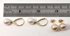 Lovely Pair of Pearl Earrings in 14K Yellow Gold