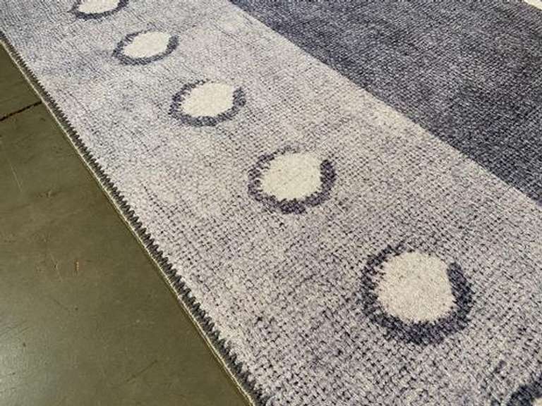 Beautiful & Stylish  Hop Scotch  Rug 5 x 8