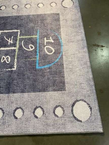 Beautiful & Stylish  Hop Scotch  Rug 5 x 8
