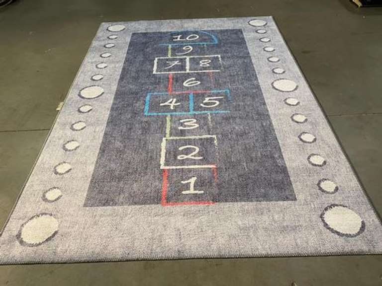 Beautiful & Stylish  Hop Scotch  Rug 5 x 8