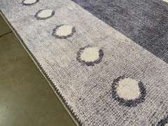 Beautiful & Stylish  Hop Scotch  Rug 5 x 8