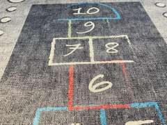 Beautiful & Stylish  Hop Scotch  Rug 5 x 8