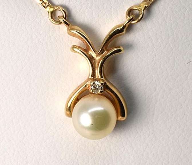 Sweet 14k Pearl Necklace