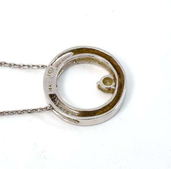 Sweet Circle Pendant with Diamond