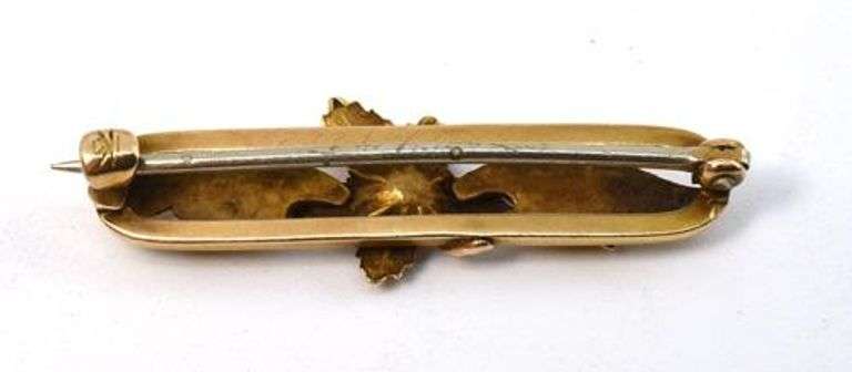 Intricate Vintage Floral Bar Pin