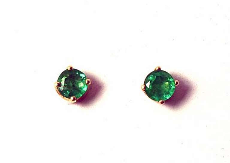 Lively 4mm Emerald Stud Earrings