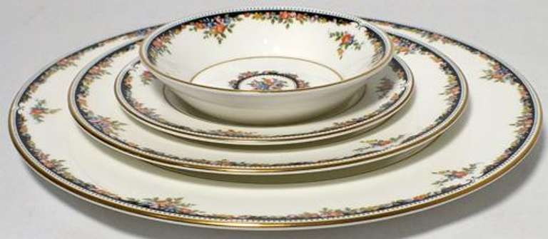 Wedgwood Plates Set