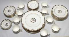 Wedgwood Plates Set