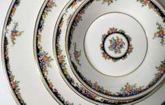 Wedgwood Plates Set