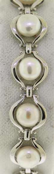 Beautiful White Gold Pearl Link Bracelet
