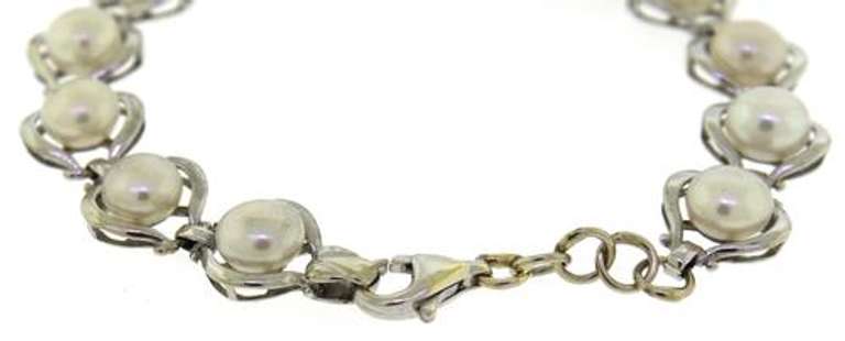 Beautiful White Gold Pearl Link Bracelet