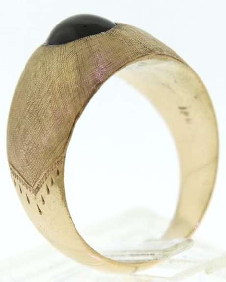 Gorgeous Black Sapphire Flourentine Ring