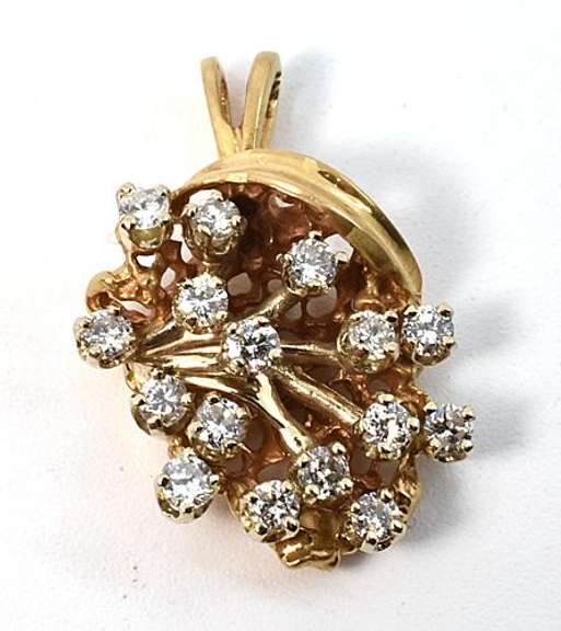 Glittering Diamond Clster Pendant