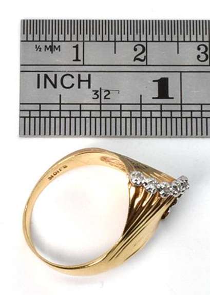 Flashy Fan of Diamonds Dome Ring