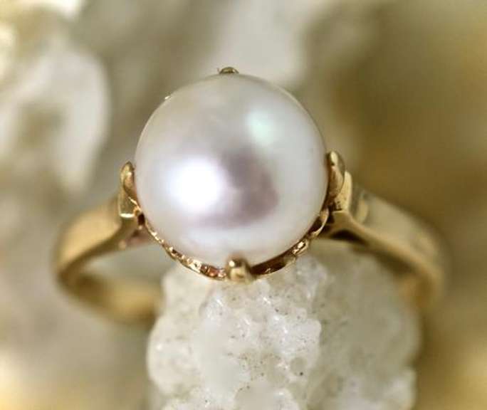 Always Popular 18K Pearl Ring