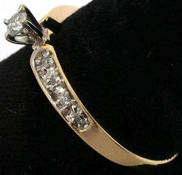 Sweet Diamond Engagement Ring in Yellow Gold