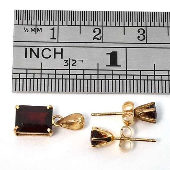 Garnet Pendant & Earring Suite
