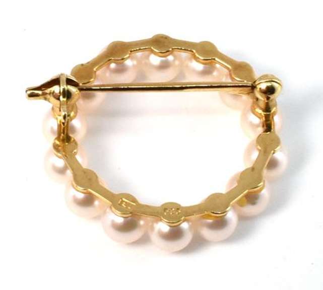 Lustrous Small Vintage Pearl Circle Brooch
