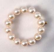 Lustrous Small Vintage Pearl Circle Brooch