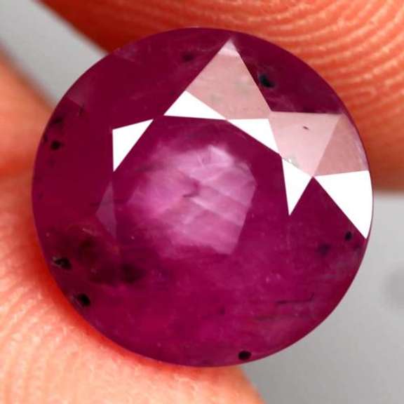 Eye catching 6.68ct silver and red unheated Ruby