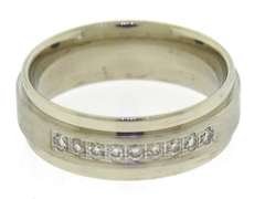 Gent's White Gold RBC Diamond Step Edge Band
