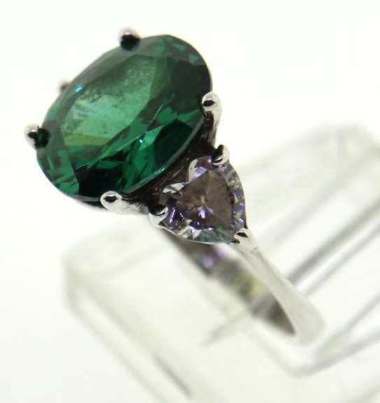Vintage Sterling Silver Green Gem  Stone Ring