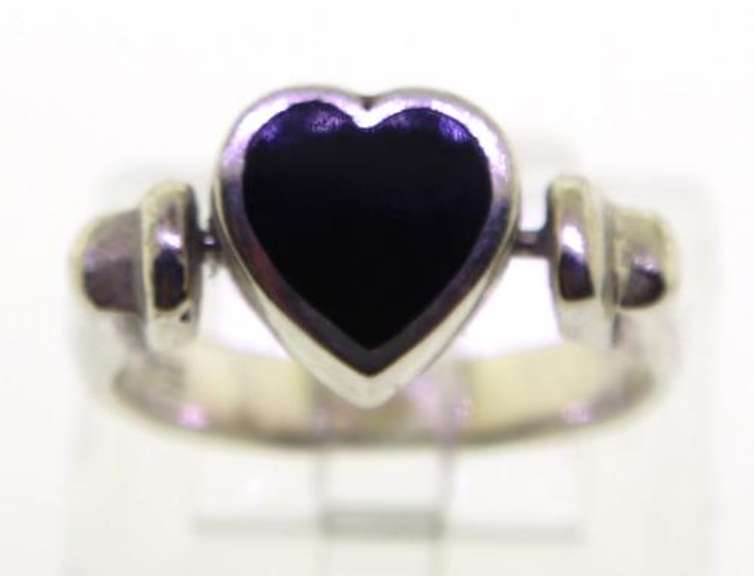 Vintage Sterling Silve heartr Black Onyx And White Mother Of Pearl Ring