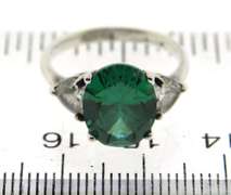 Vintage Sterling Silver Green Gem  Stone Ring
